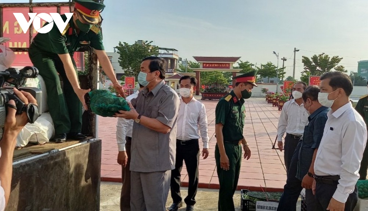 Quảng Nam hỗ trợ rau củ, thực phẩm cho vùng cách ly y tế ở Đà Nẵng